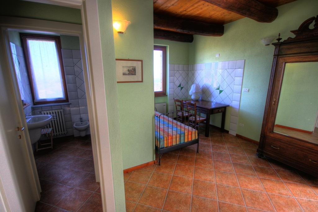 Azienda Agrituristica Alcastle Montabone Exterior foto